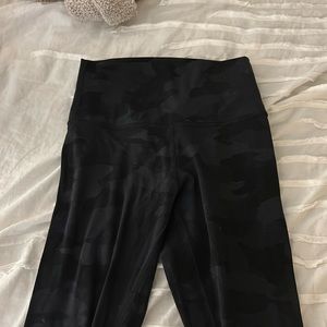 Army/camp black leggings LULU 4